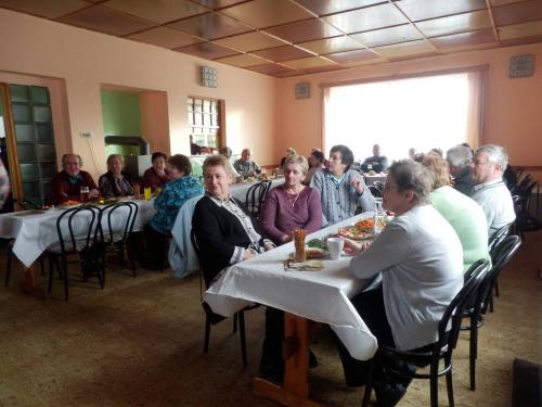 Posezení s&nbsp;dříve narozenými 7.12.2013